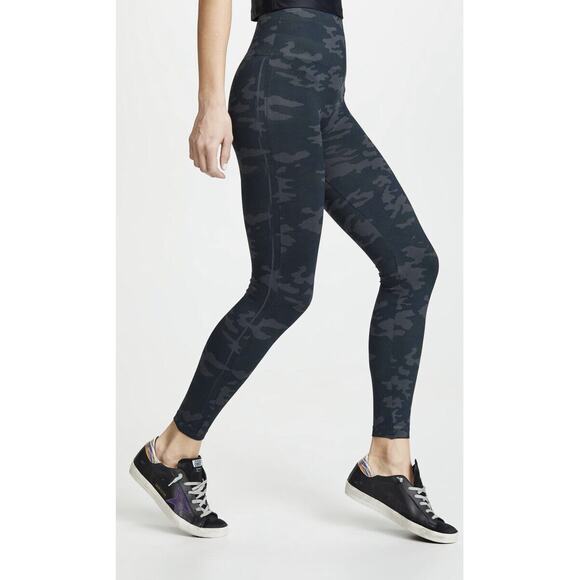 Spanx Look at Me Now Cropped Leggings Seamless Black Camo Womens Sz Large - Picture 10 of 10